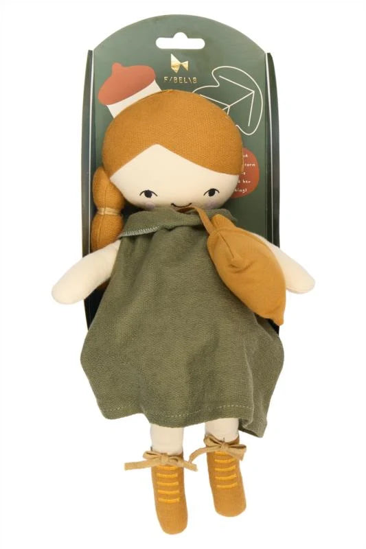 Muñeca de tela Acorn – Fabelab